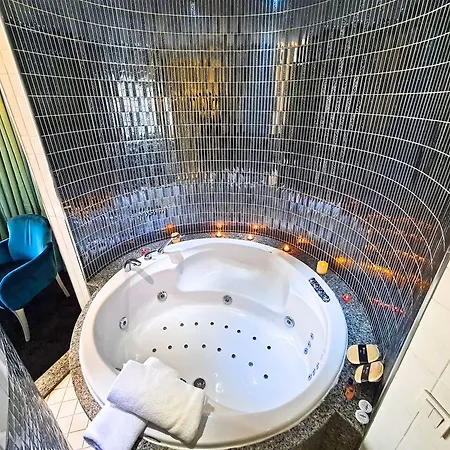 Hotel Ramada Encore By Wyndham Karatay 3*