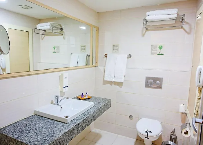 Ramada Encore By Wyndham Karatay 酒店 3*