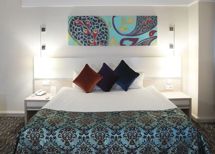 Ramada Encore By Wyndham Karatay 酒店