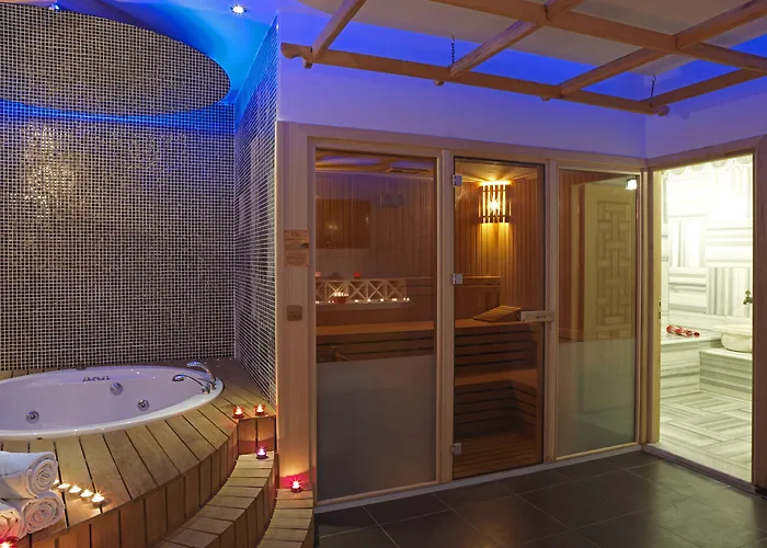 Ramada Encore By Wyndham Karatay 콘야