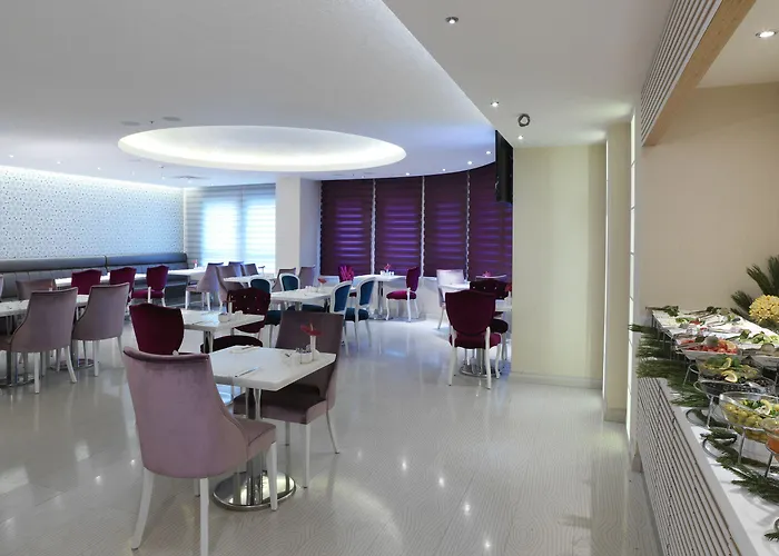 Ramada Encore By Wyndham Karatay 酒店