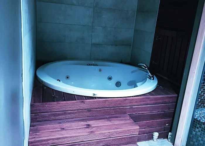 Ramada Encore By Wyndham Karatay 酒店