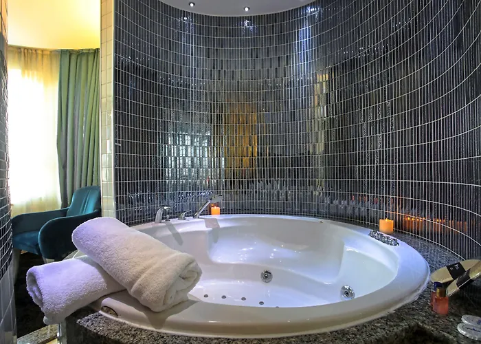 호텔 Ramada Encore By Wyndham Karatay